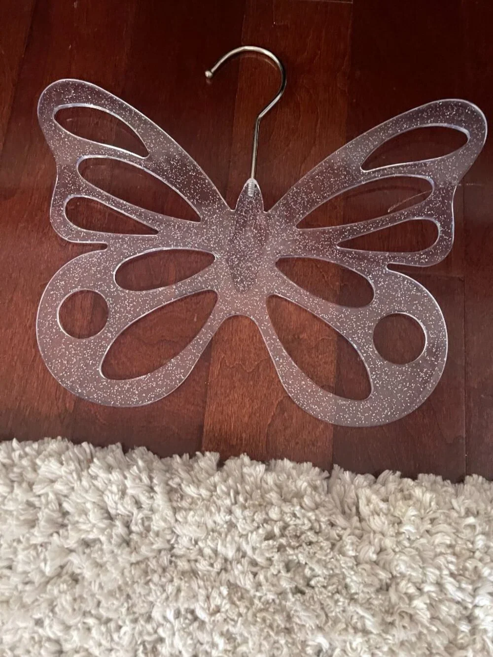 32 Baby/Toddler Plastic Hangers Pastel Pink & Green + Butterfly Accessory